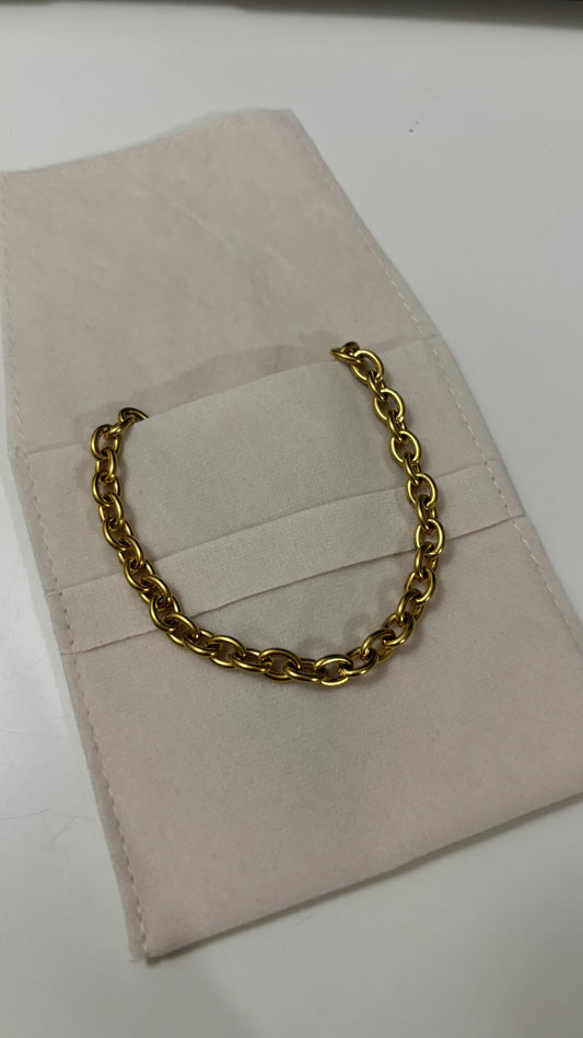 Intertwined chain