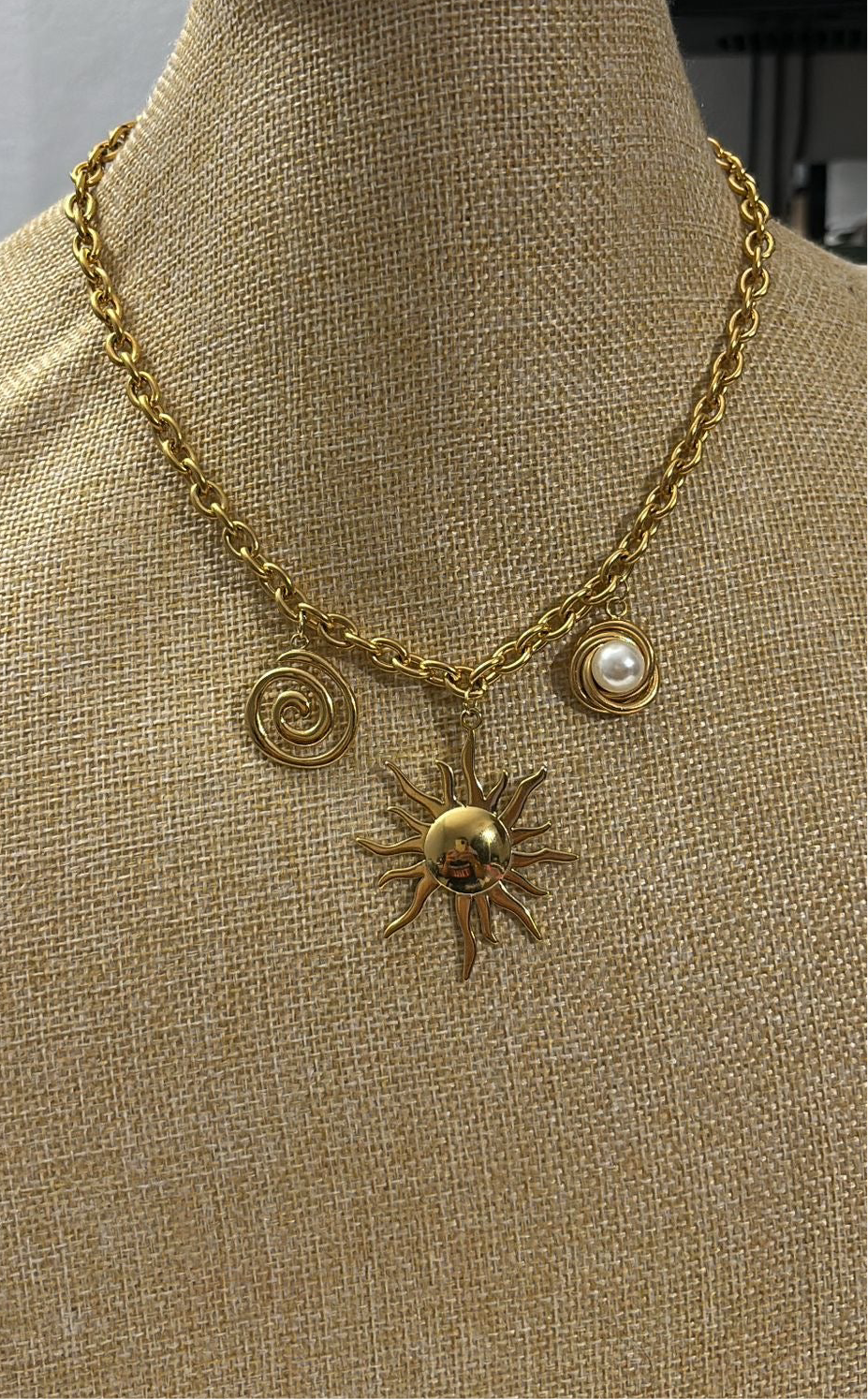 Intertwined chain