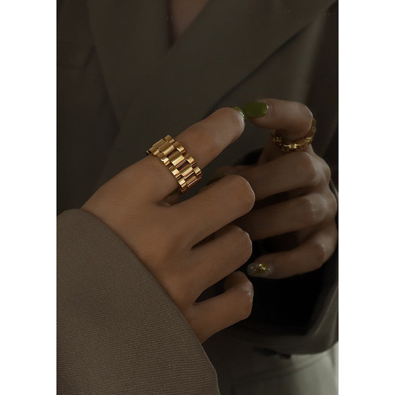 Link Luxe Ring